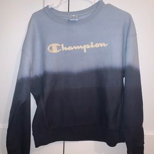 🌙Champion Ombré Crewneck!